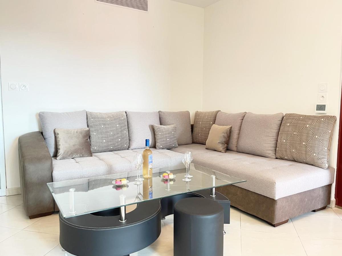 Tres Bel Appartement -Residence Avec Piscine Sur Le Toit Et Vue Panoramique Saint-Raphaël المظهر الخارجي الصورة