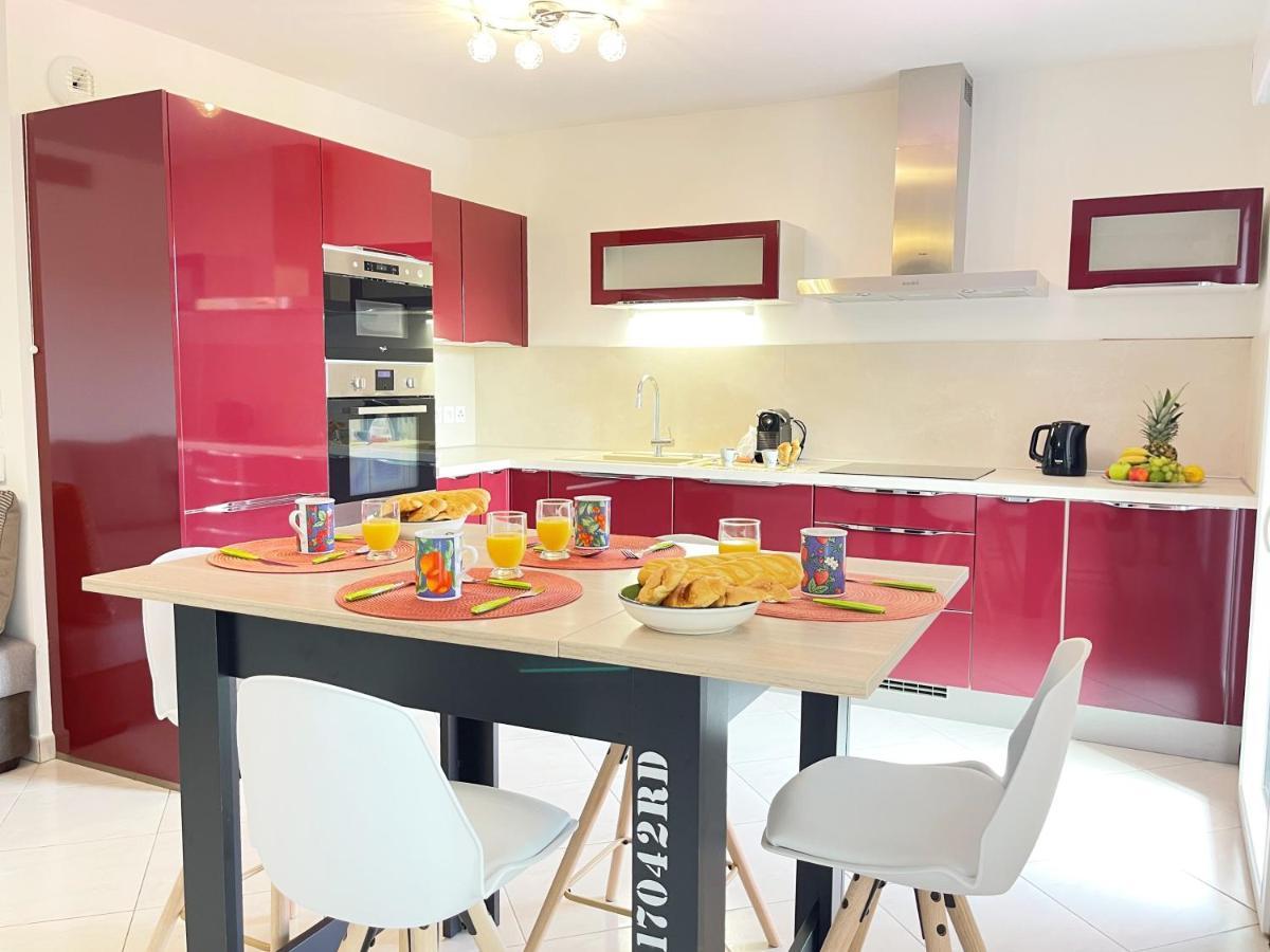 Tres Bel Appartement -Residence Avec Piscine Sur Le Toit Et Vue Panoramique Saint-Raphaël المظهر الخارجي الصورة