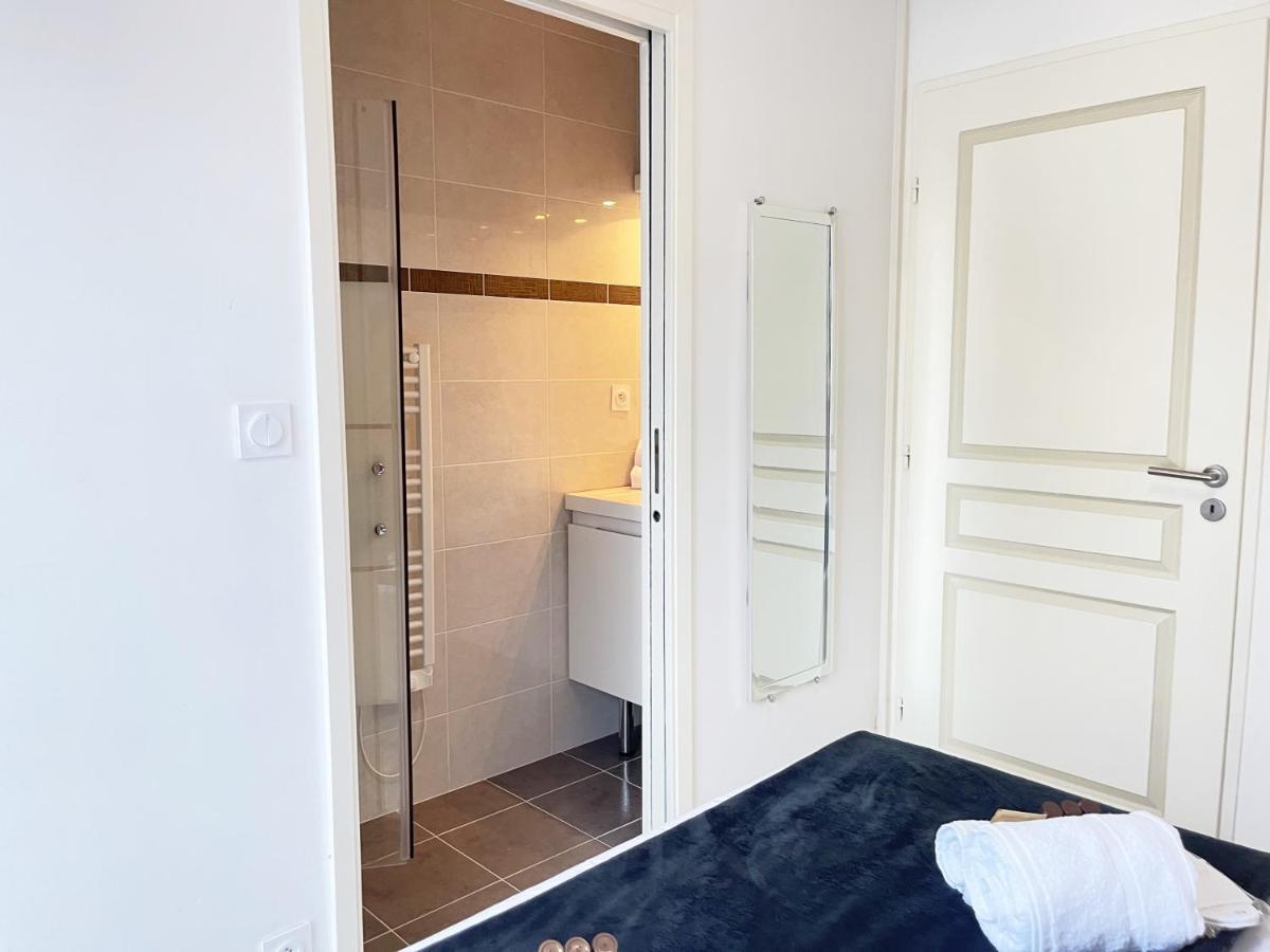 Tres Bel Appartement -Residence Avec Piscine Sur Le Toit Et Vue Panoramique Saint-Raphaël المظهر الخارجي الصورة