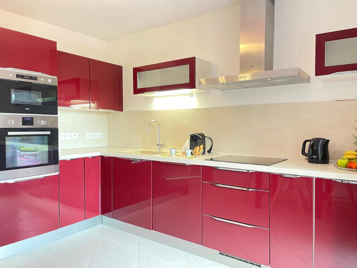 Tres Bel Appartement -Residence Avec Piscine Sur Le Toit Et Vue Panoramique Saint-Raphaël المظهر الخارجي الصورة