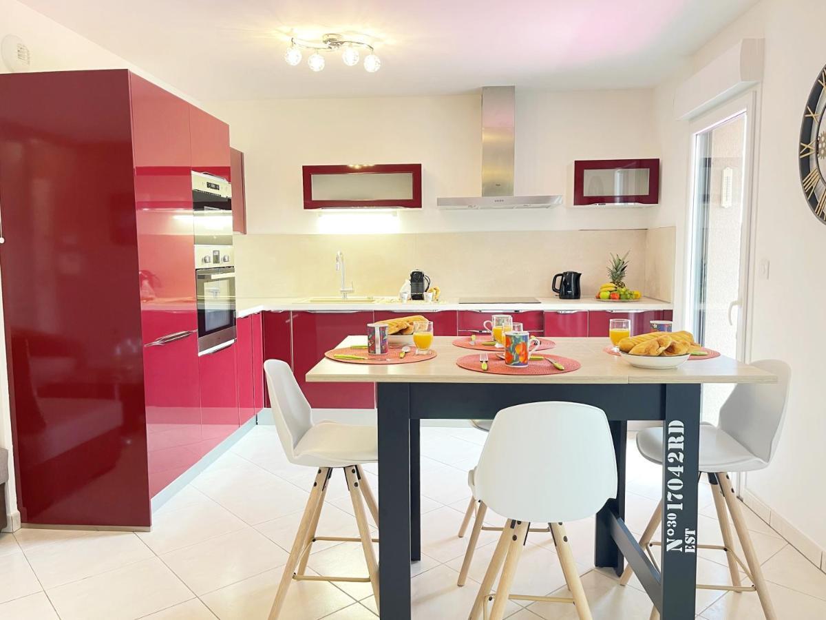 Tres Bel Appartement -Residence Avec Piscine Sur Le Toit Et Vue Panoramique Saint-Raphaël المظهر الخارجي الصورة