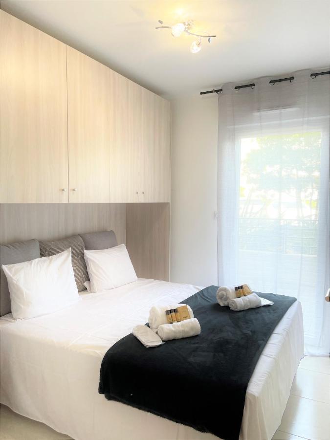 Tres Bel Appartement -Residence Avec Piscine Sur Le Toit Et Vue Panoramique Saint-Raphaël المظهر الخارجي الصورة