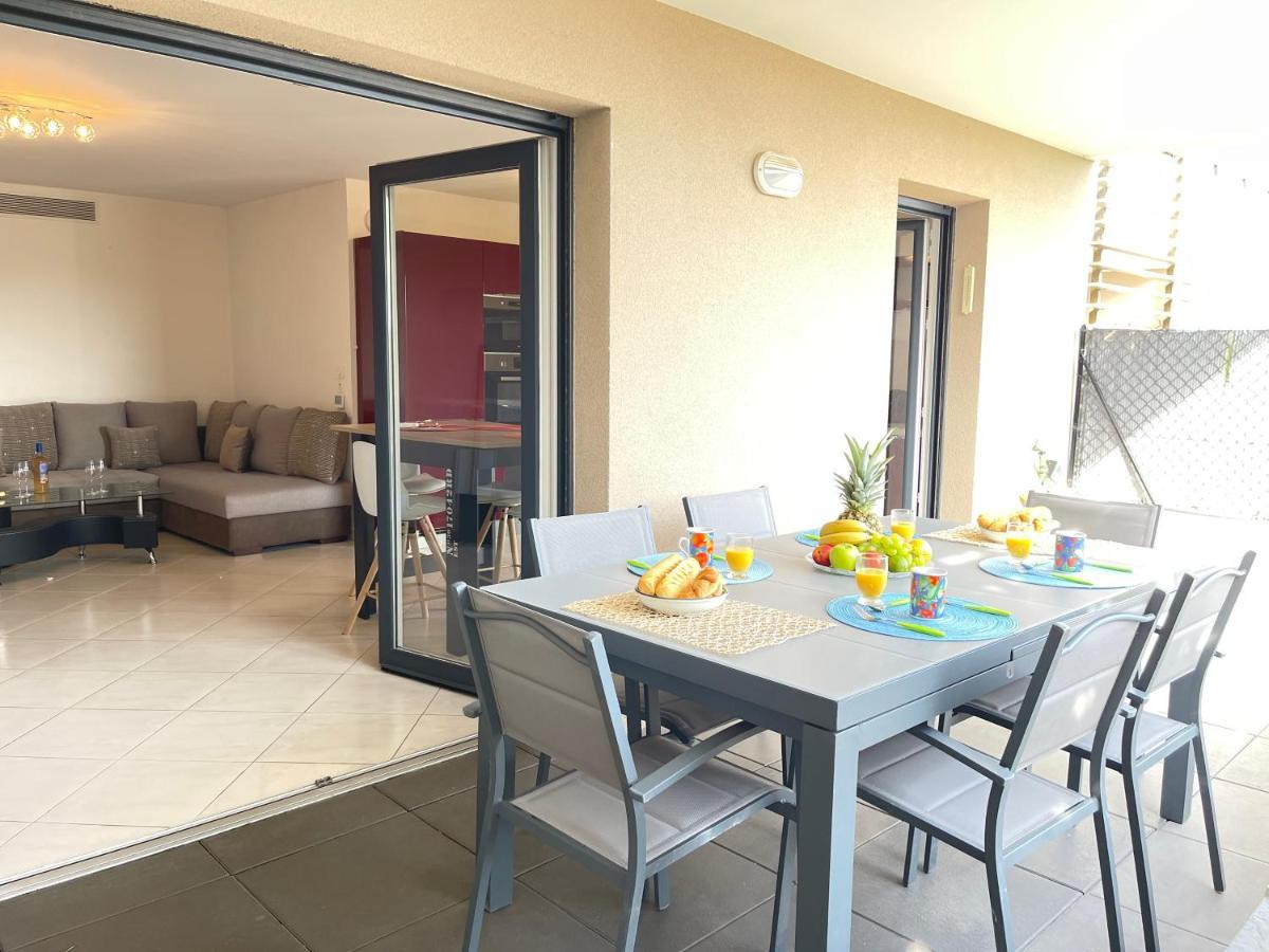 Tres Bel Appartement -Residence Avec Piscine Sur Le Toit Et Vue Panoramique Saint-Raphaël المظهر الخارجي الصورة